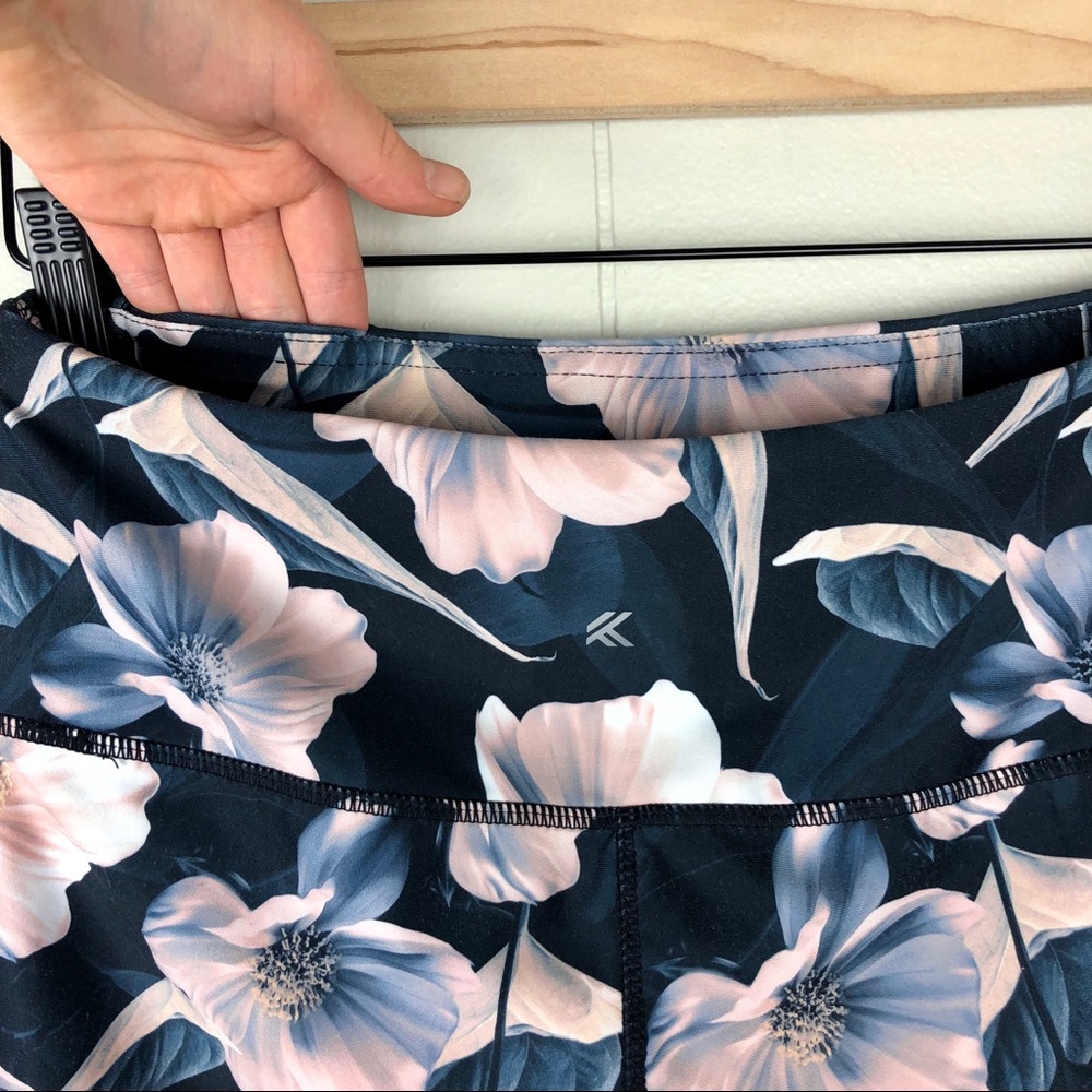 Kyodan Floral White Ground Leggings - Picture 5 of 7